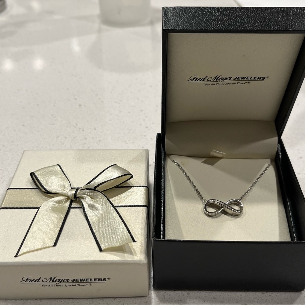Infinity sign necklace